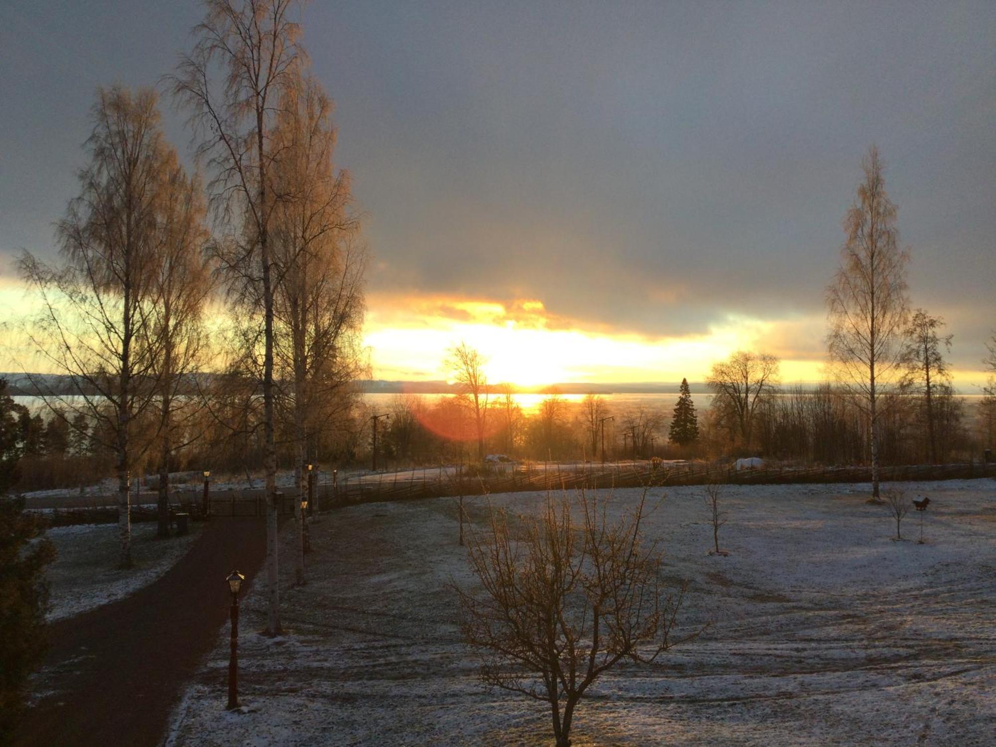 Mysigt Boende I Raettvik Med Utsikt Oever Siljan Exteriér fotografie
